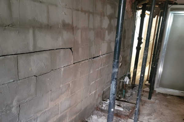 a crack in basement wall